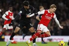 开云体育-随着伤愈归来，巨星重回球场助队取胜()