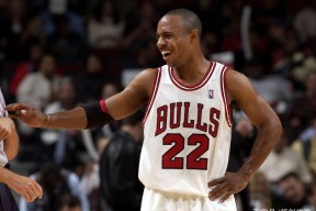 开云体育app-公牛组织后卫