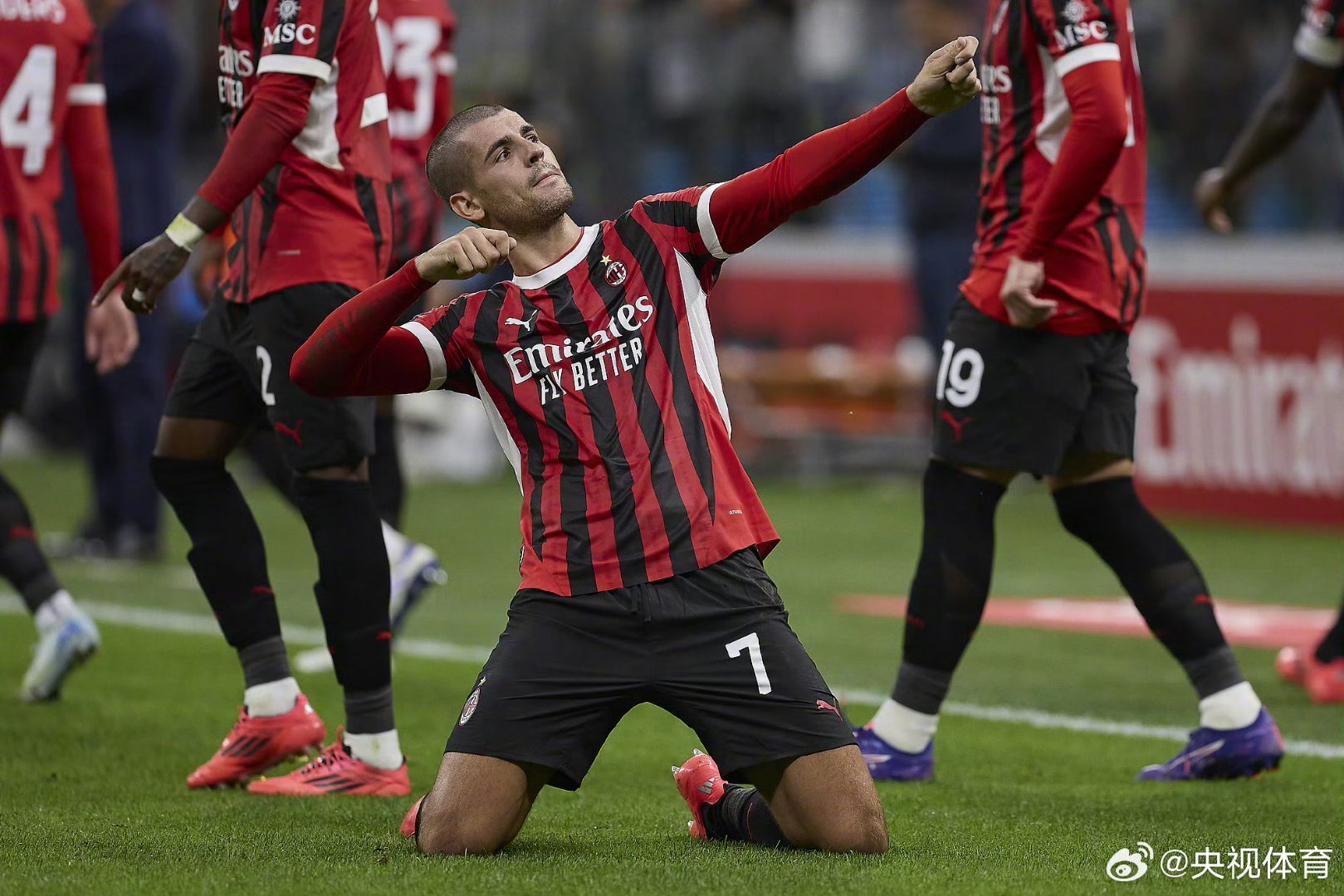 开云体育下载-佛罗伦萨迎战AC米兰，欲取胜保不跌落(ac米兰传奇右后卫)  第2张