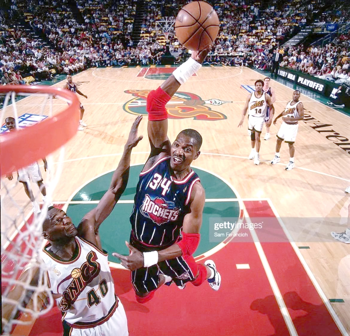 开云体育sports-火箭主场大胜活塞，主场保持稳定()  第1张