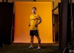 开云体育下载-狼队主场-完胜朴茨茅斯，双杀曼联()  第1张