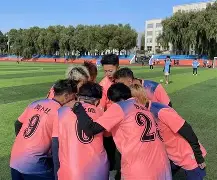 开云sports-绿茵场上对决激烈，球队足坛巨星出色表现()  第2张