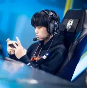 狼队客场告捷，继续保持不败纪录()  第1张